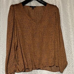 Banana Republic Patterned V-Neck Blouse